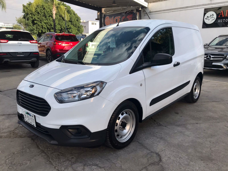 Ford Transit COURIER 2023