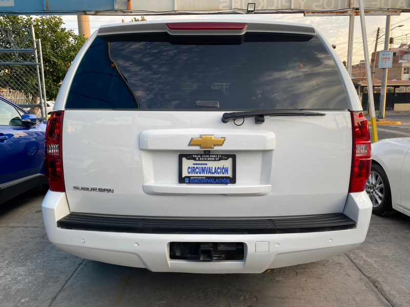 Chevrolet Suburban LT 2013