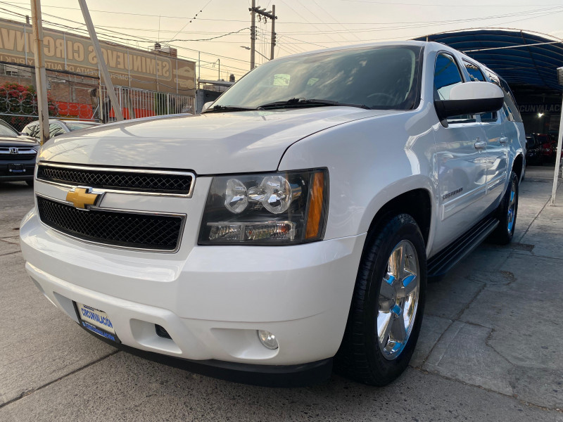 Chevrolet Suburban LT 2013