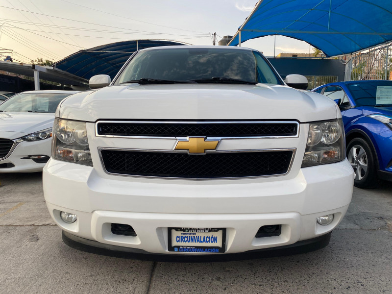 Chevrolet Suburban LT 2013