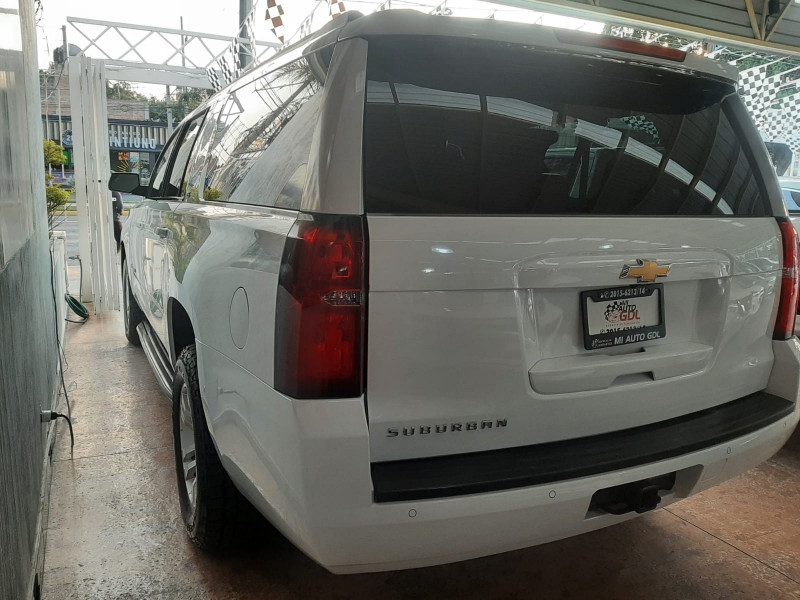 Chevrolet Suburban PAQUETE A 2015