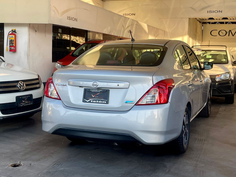 Nissan Versa Exclusive 2016