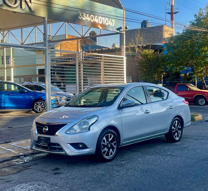 Nissan Versa Exclusive 2016