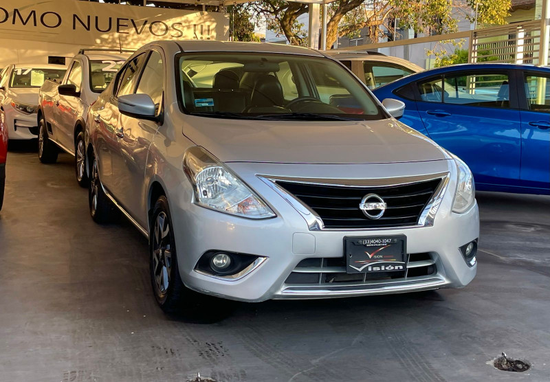 Nissan Versa Exclusive 2016