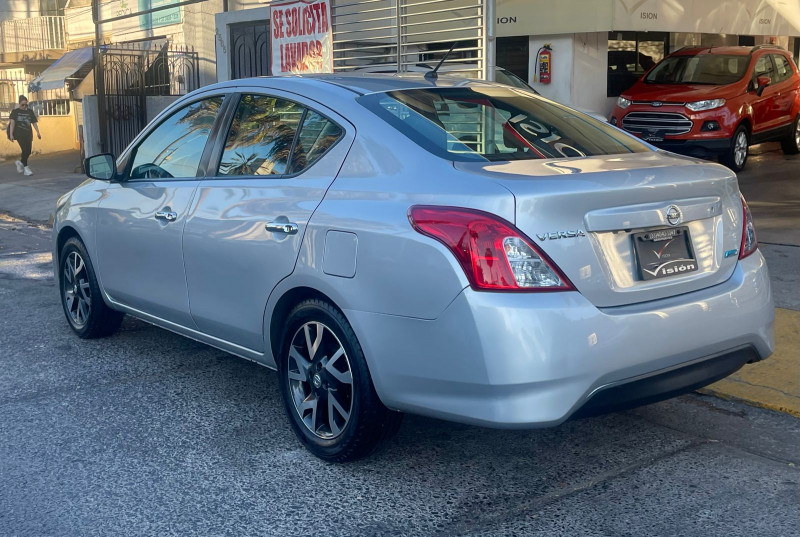 Nissan Versa Exclusive 2016