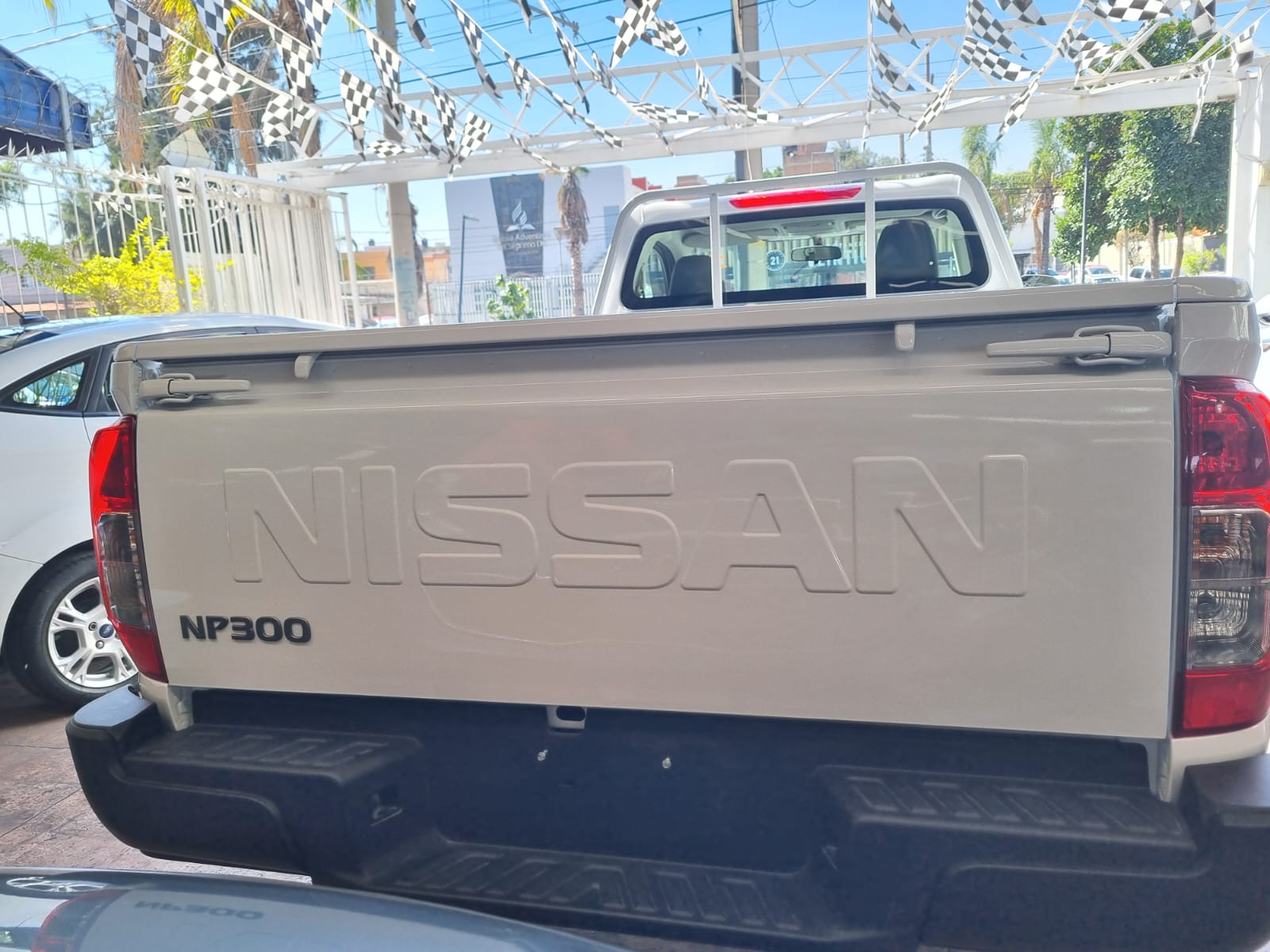 Nissan Np300 CAB REG 2023