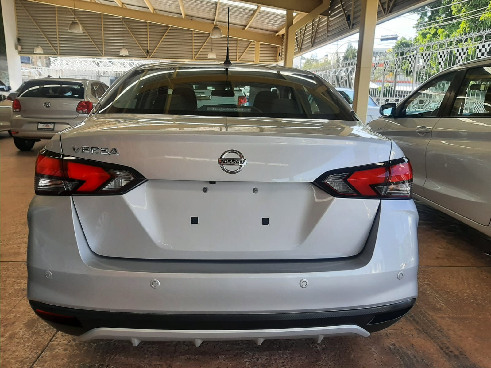 Nissan Versa Advance 2020