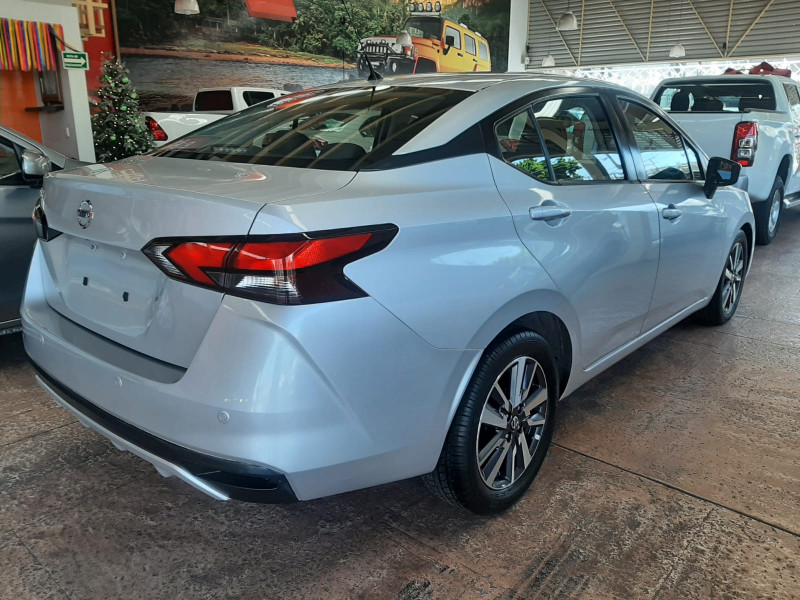 Nissan Versa Advance 2020