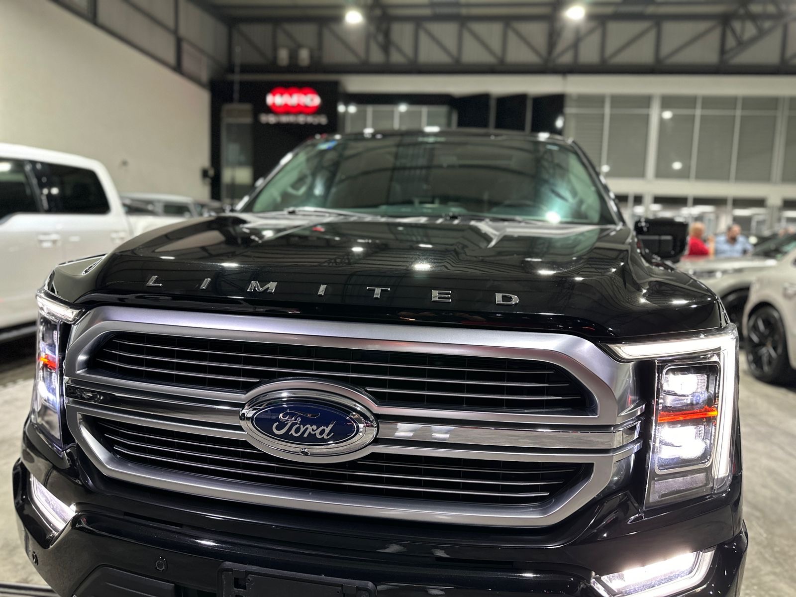 Ford Lobo Crew Cab Limited Híbrido 2023