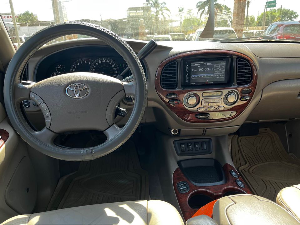 Toyota Sequoia LIMITED 2005