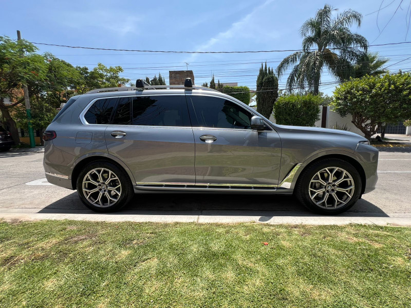 BMW X7 40i xDrive 2023