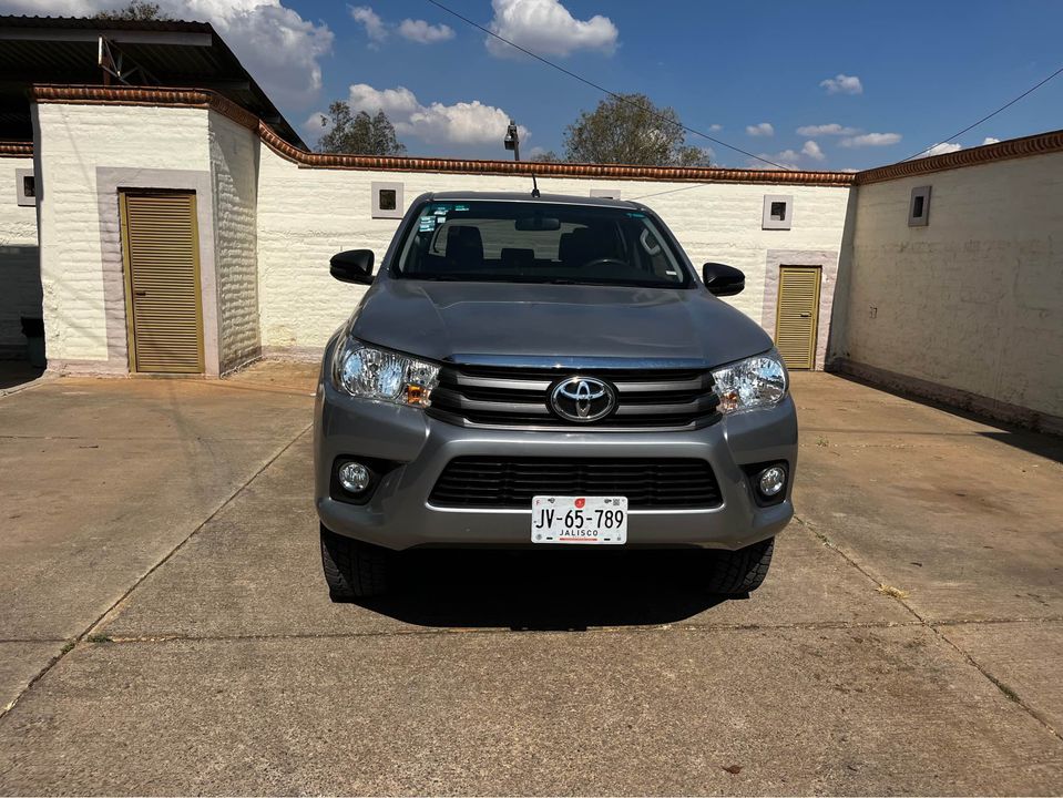 Toyota Hilux SR DOBLE CABINA 2018