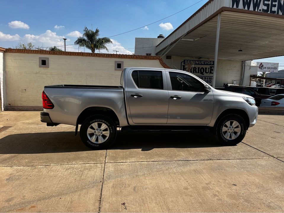 Toyota Hilux SR DOBLE CABINA 2018