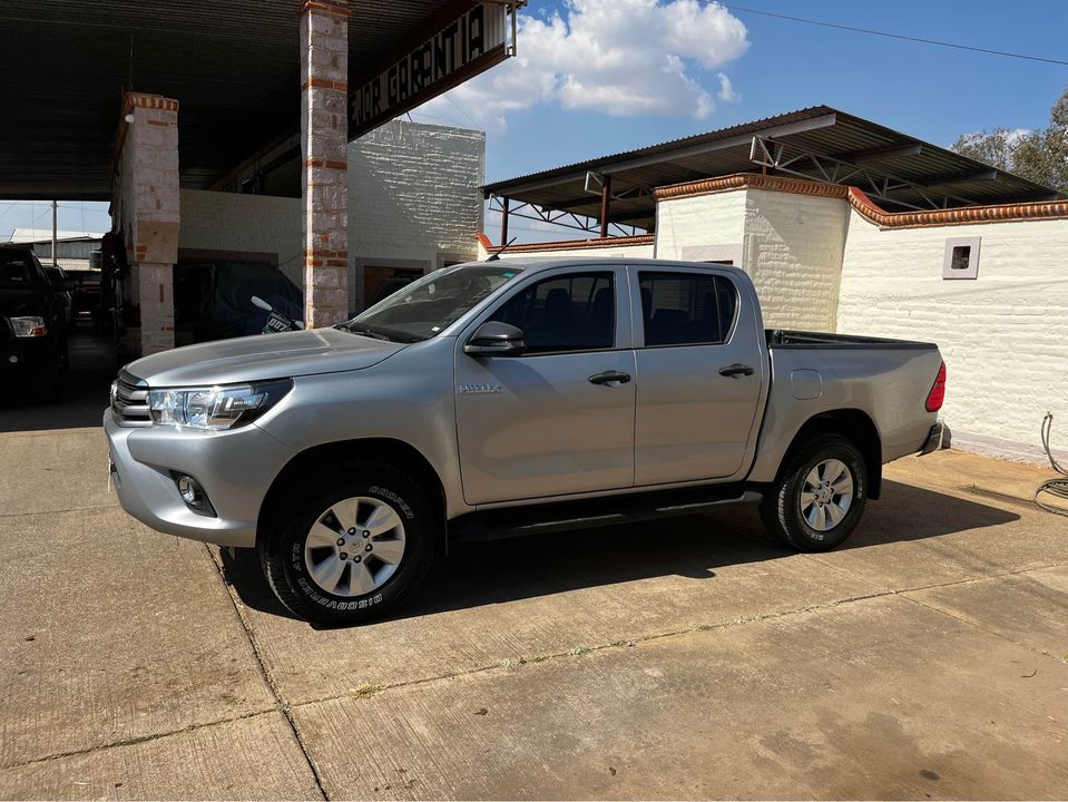 Toyota Hilux SR DOBLE CABINA 2018