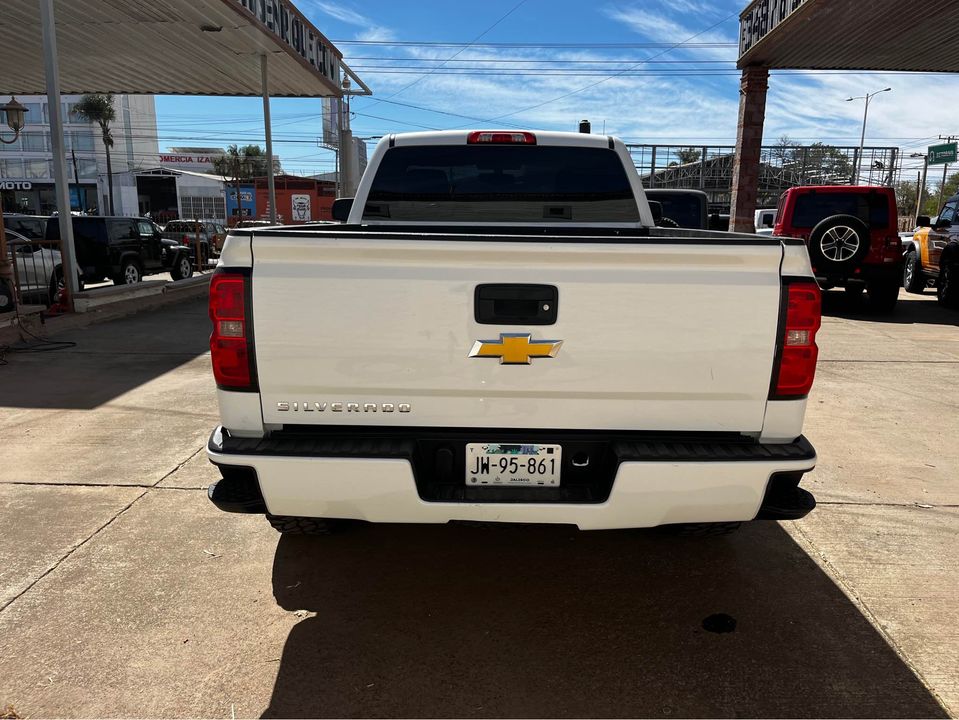 Chevrolet Silverado V6 CABINA REGULAR AUTOMATICA 2017