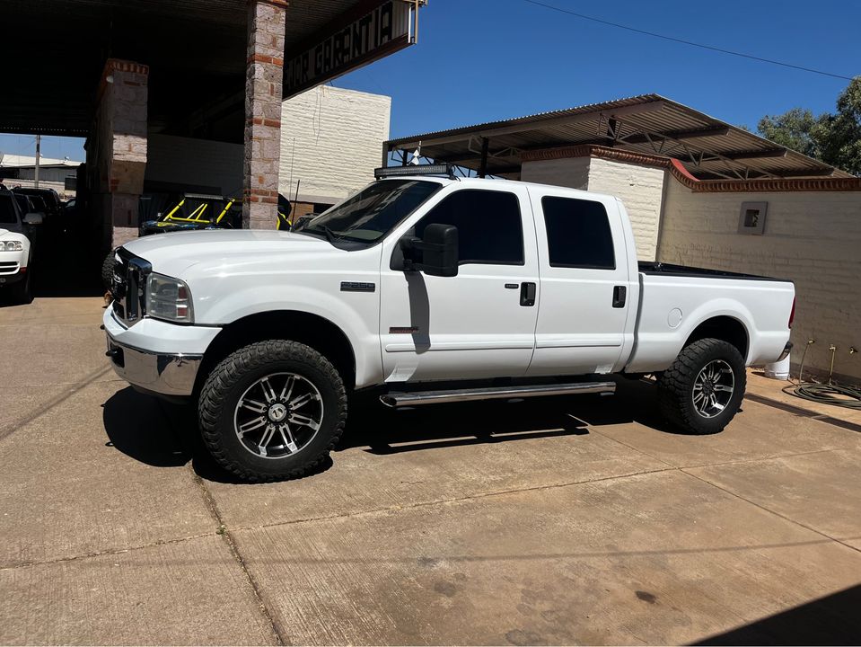 Ford Super Duty CREW CAB  4X4 DISEL 2007