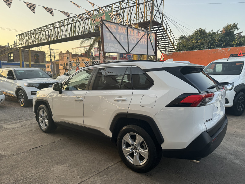 Toyota RAV4 XLE AWD 2020