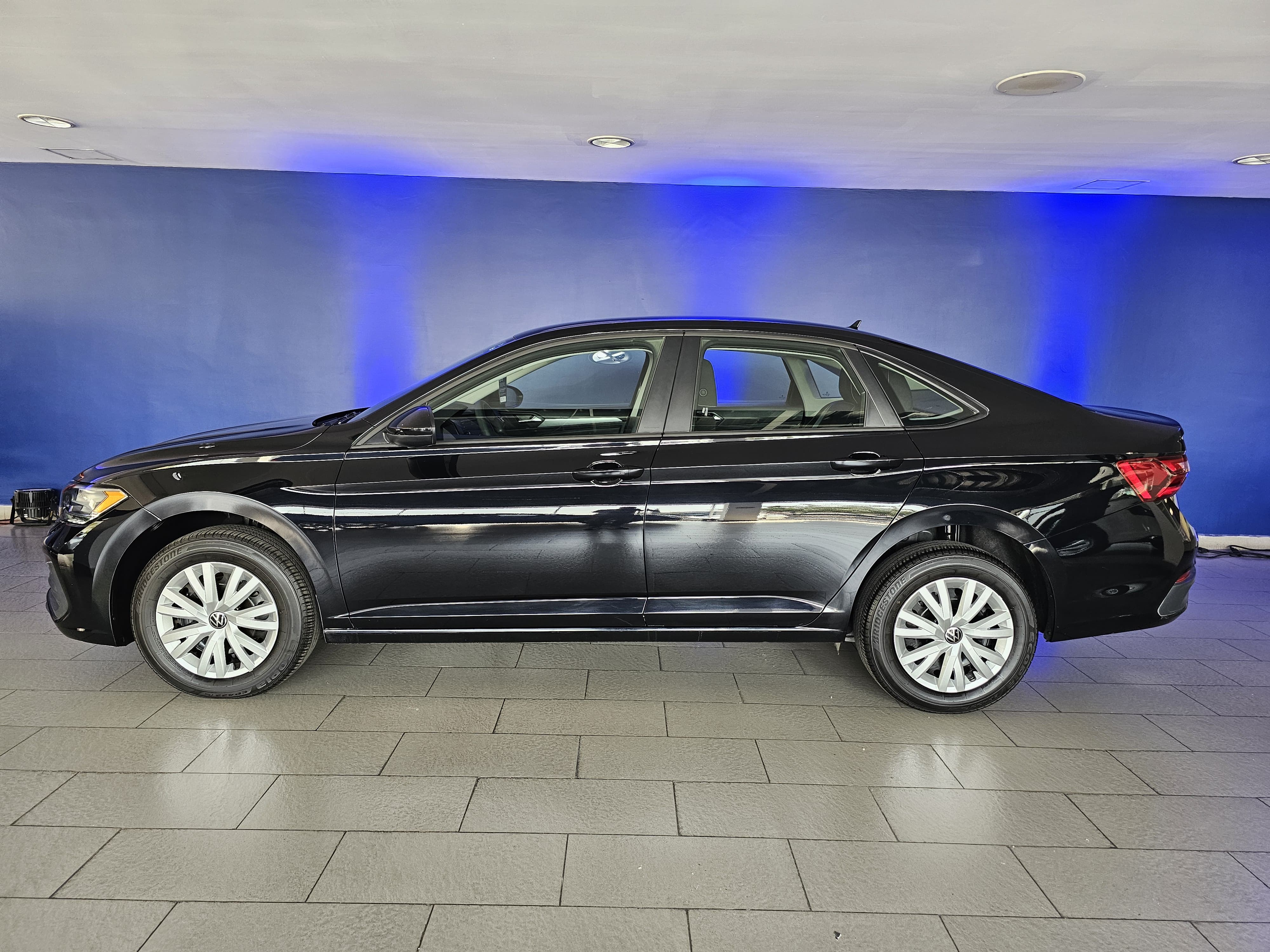 Volkswagen Jetta TRENDLINE 2023