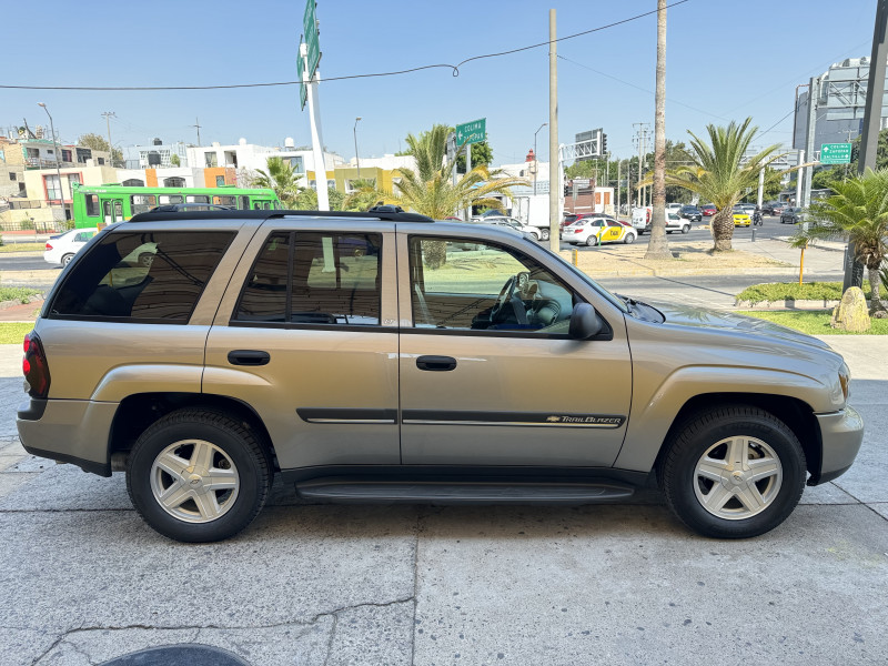 Chevrolet Trailblazer LT V6 4.2L 2002