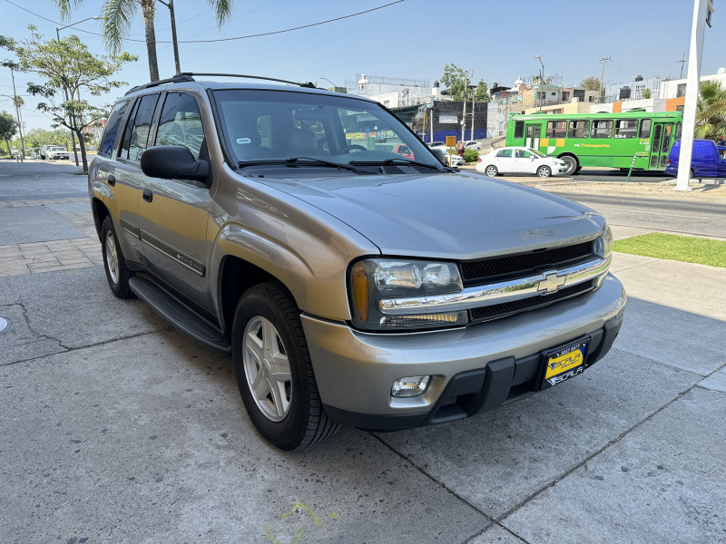 Chevrolet Trailblazer LT V6 4.2L 2002