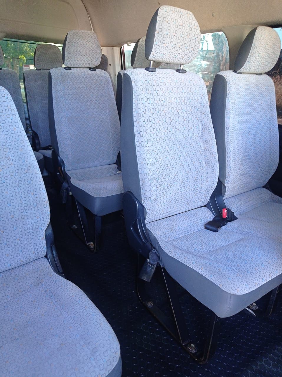 Toyota Hiace Larga 15 pasajeros 2014