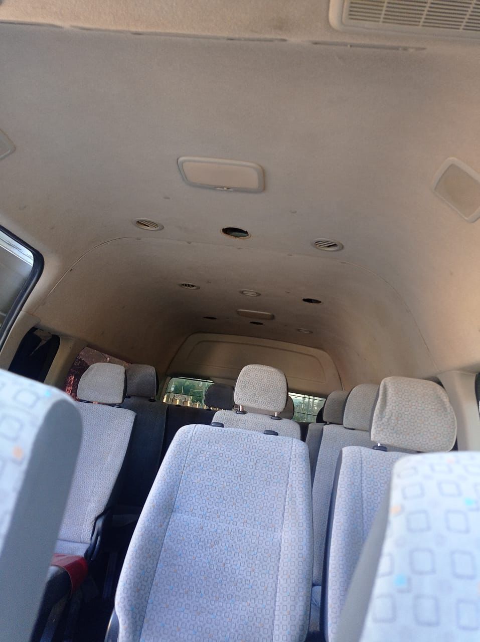 Toyota Hiace Larga 15 pasajeros 2014