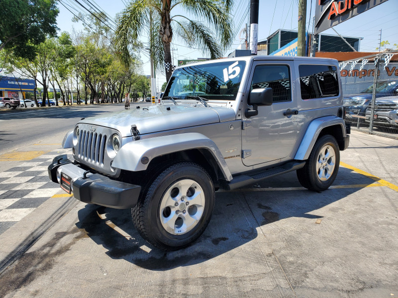 Jeep Wrangler 2015 SAHARA Automático Plata